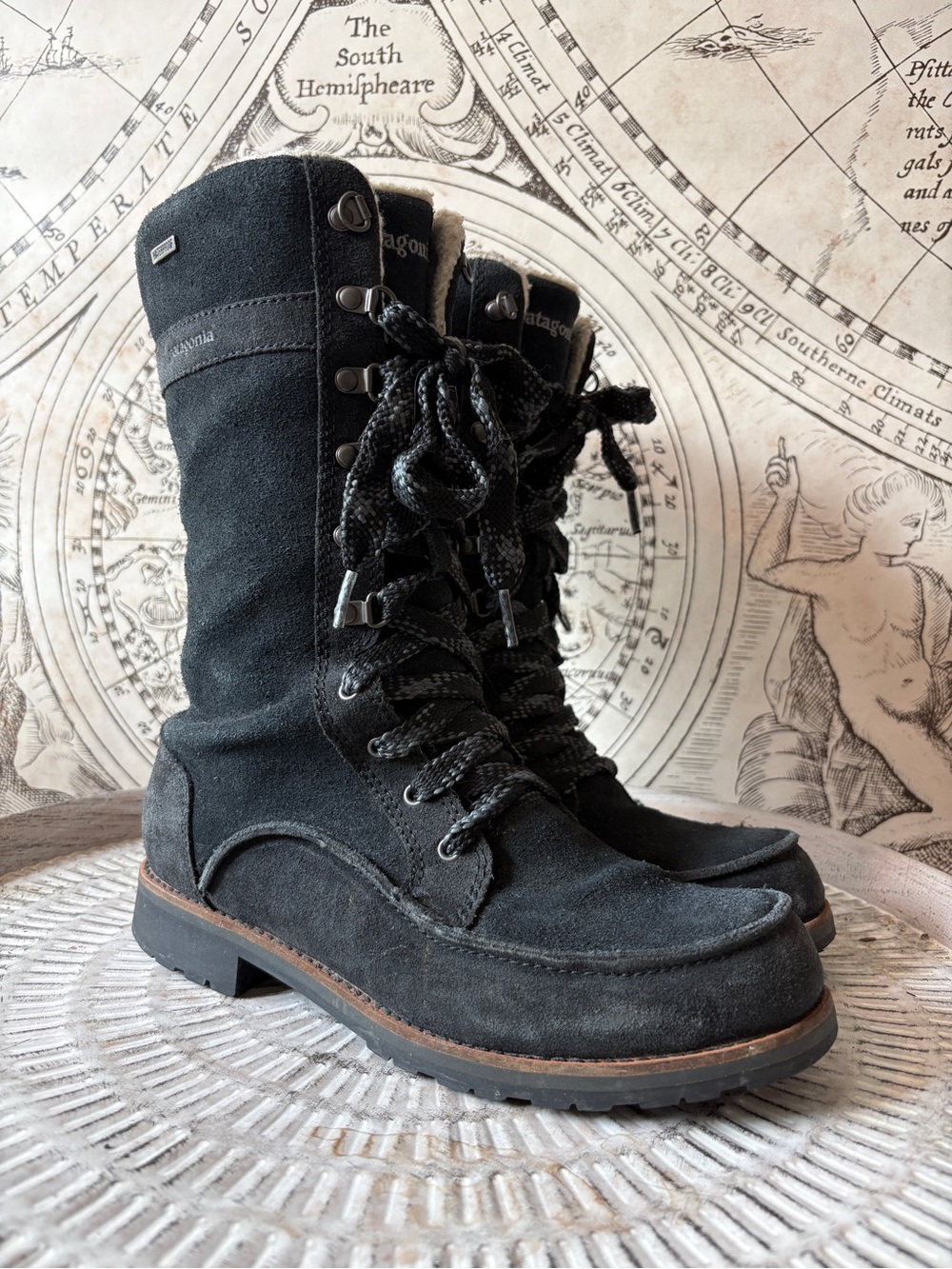 Patagonia 8.5 women’s Snow Boots Vintage Black Waterprooof